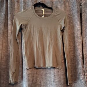 lululemon athletica Khaki Long Sleeve Women's Top